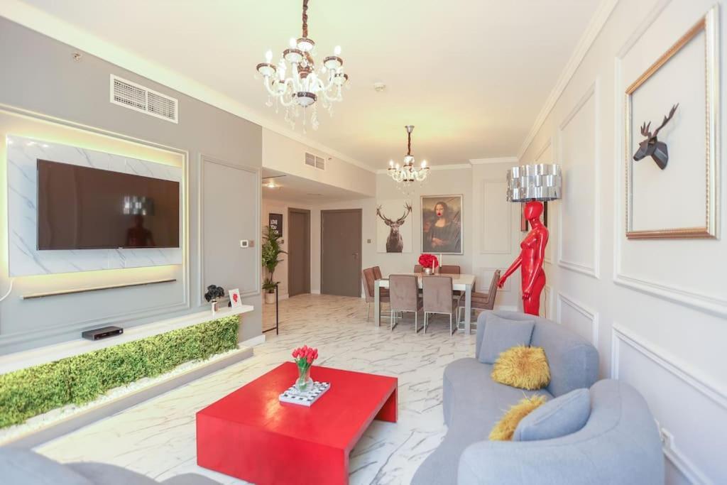 Apartment Downtown French Chic