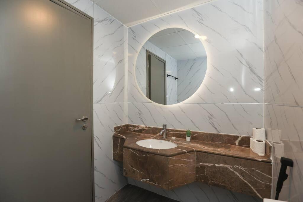 Downtown French Chic Apartment Dubai