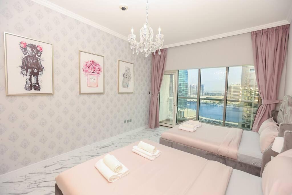 Downtown French Chic Apartment Dubai