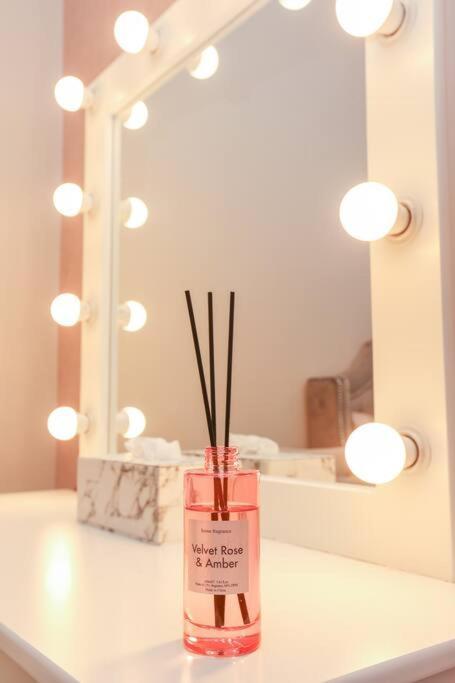 Downtown French Chic Apartment *
