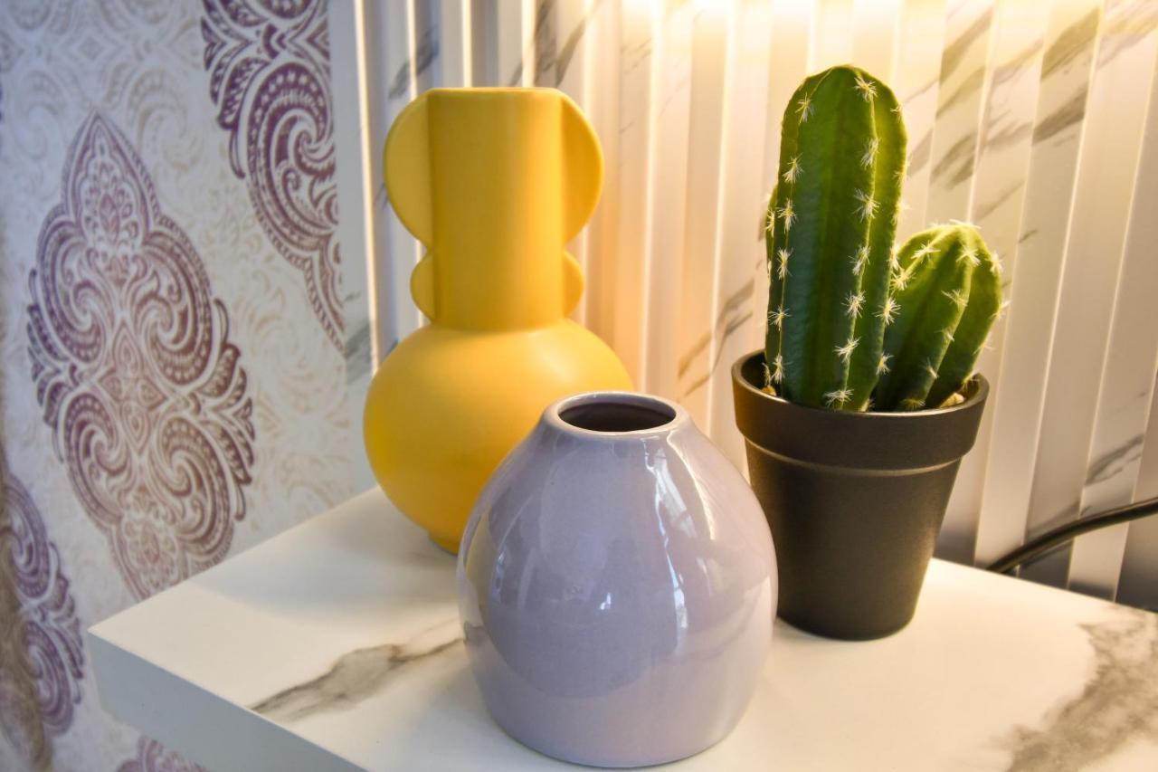 Scala Tower Chic With A Twist Appartement *
