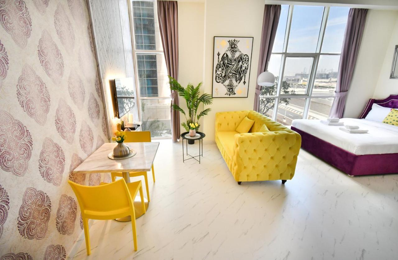 Scala Tower Chic With A Twist Appartement Dubaï