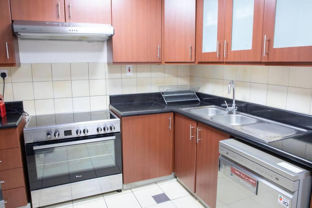 Massive 3/ 4 Bedroom In Centrum Of Jbr, Dubai! Apartment