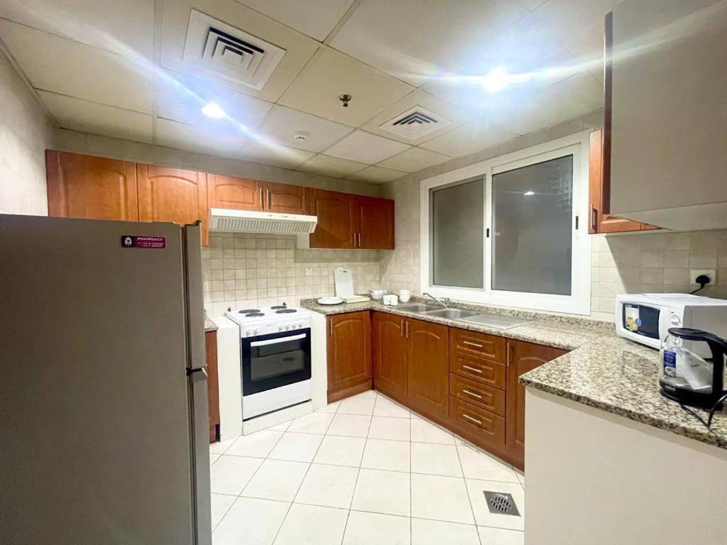 Lovely 2br Al Deyafa Lejlighed Dubai