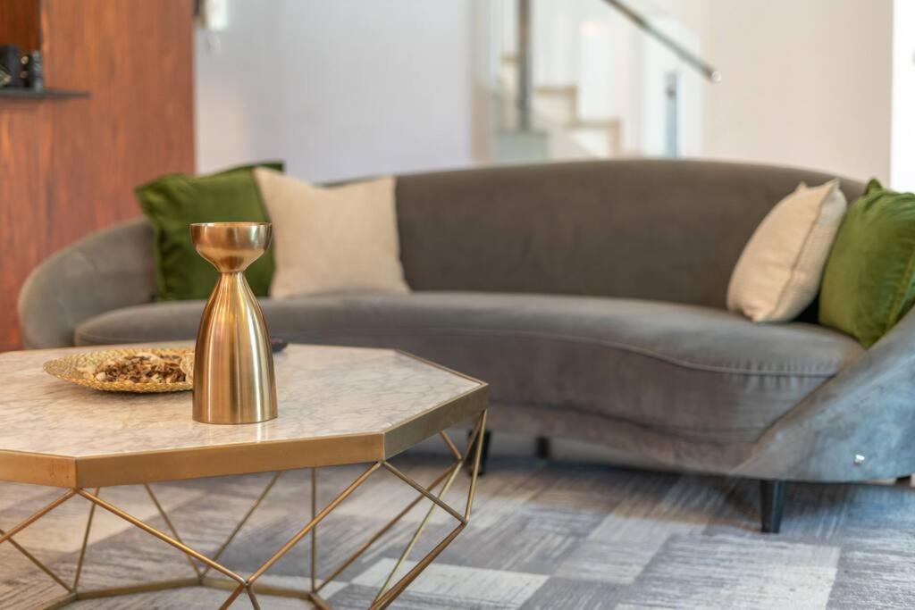 Majestic Duplex With Burj Khalifa View In Downtown Lägenhet *