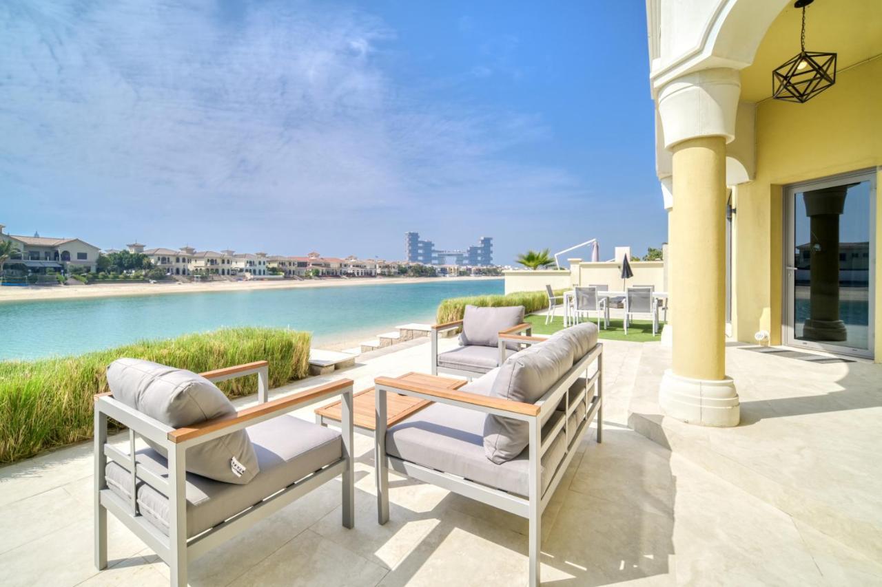 Frond E Villa, Palm Jumeirah - Mint