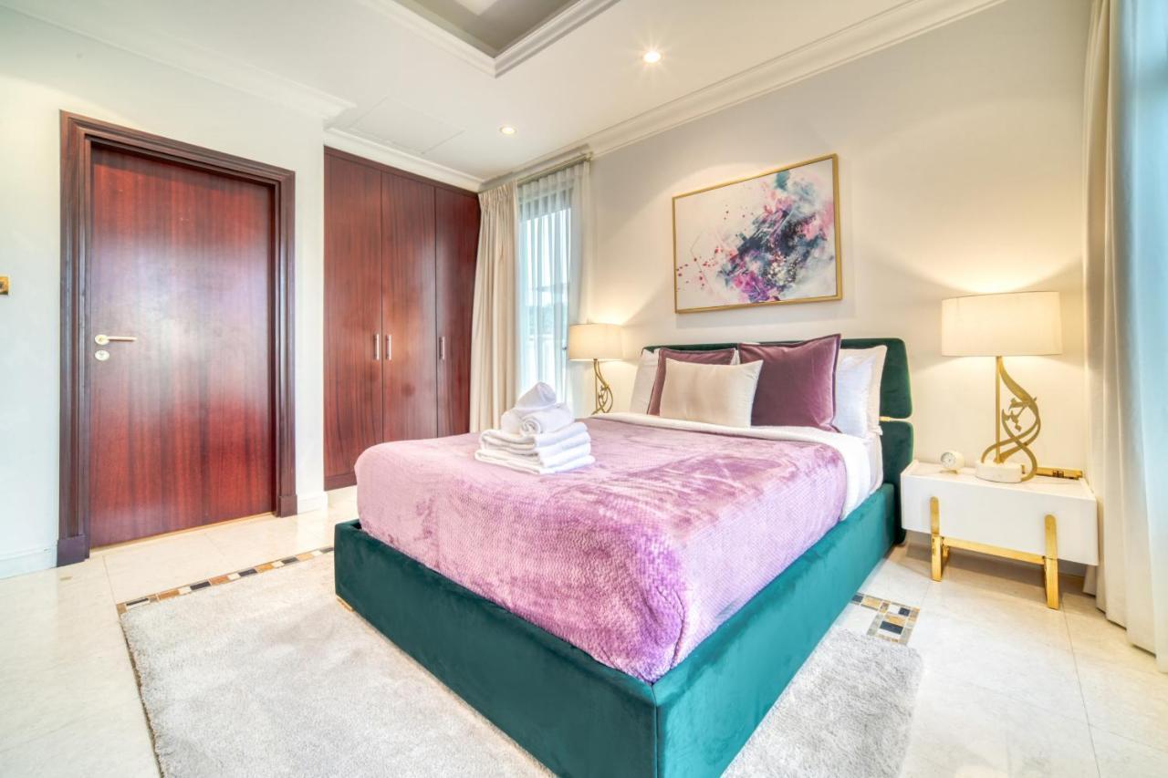 Frond E Villa, Palm Jumeirah - Mint *