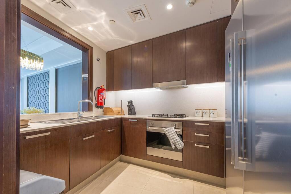Apartemen First Class 2br With Full Burj Khalifa And Fountain View Dubai