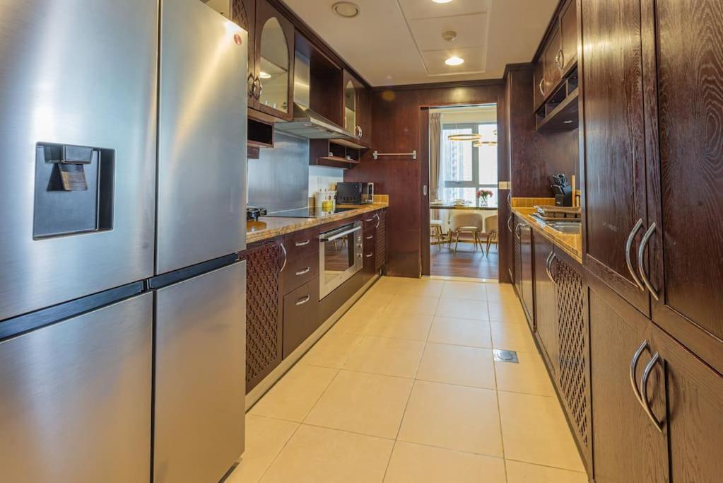 First Class 3br With Full Burj Khalifa View Apartment Dubai
