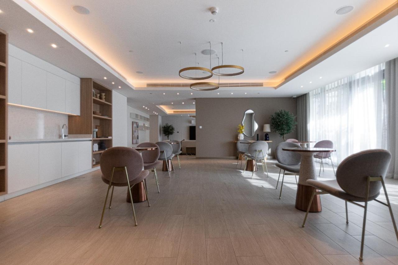 Apartamento Sea View With Private Access! 3br & Maid Rm