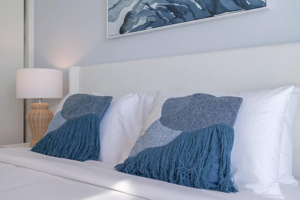 Vogue Beachfront - Palm Views & Private Apartment Dubai