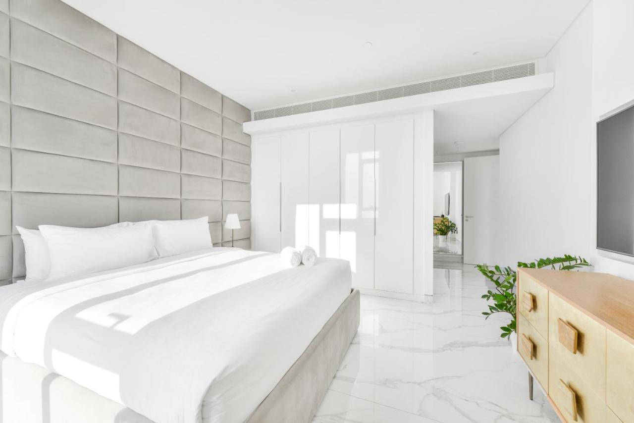 Apartment Luxe 3 Bedroom Oceanfront In The Heart Of Bluewaters Island