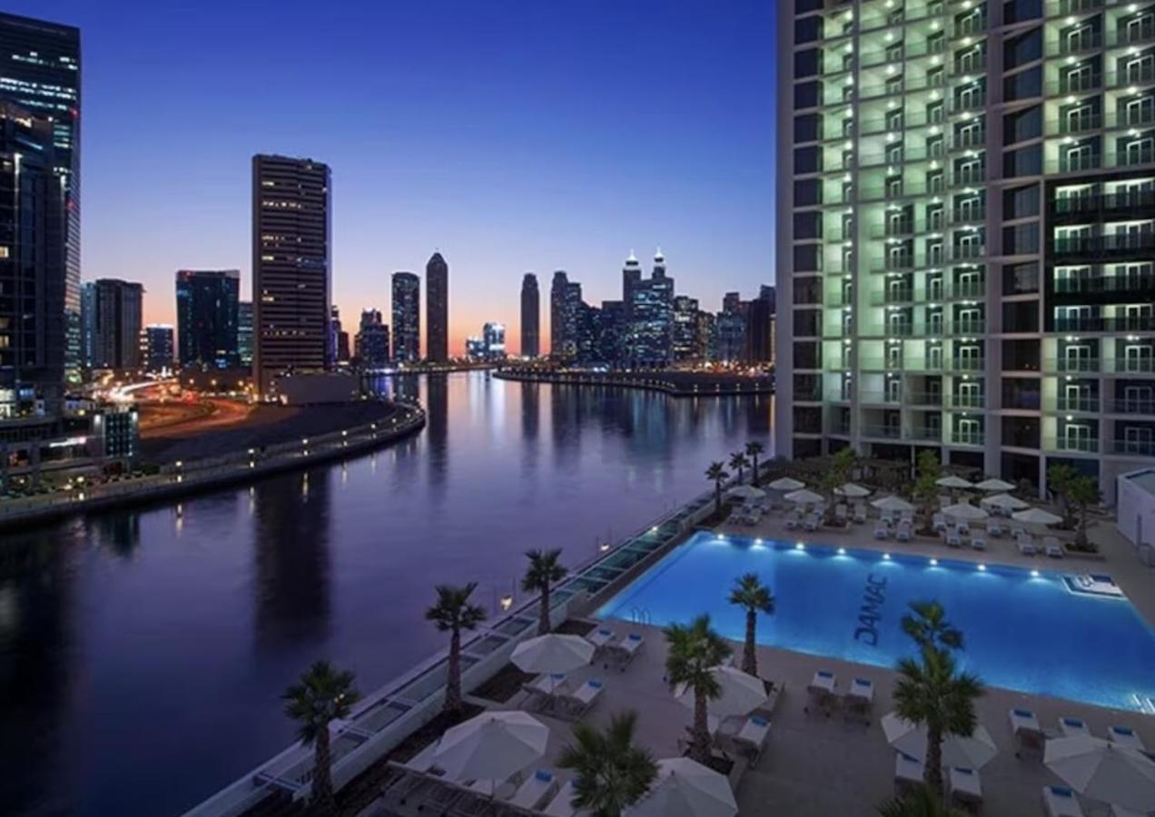 Luxury With A Canal View Apartamento Dubái