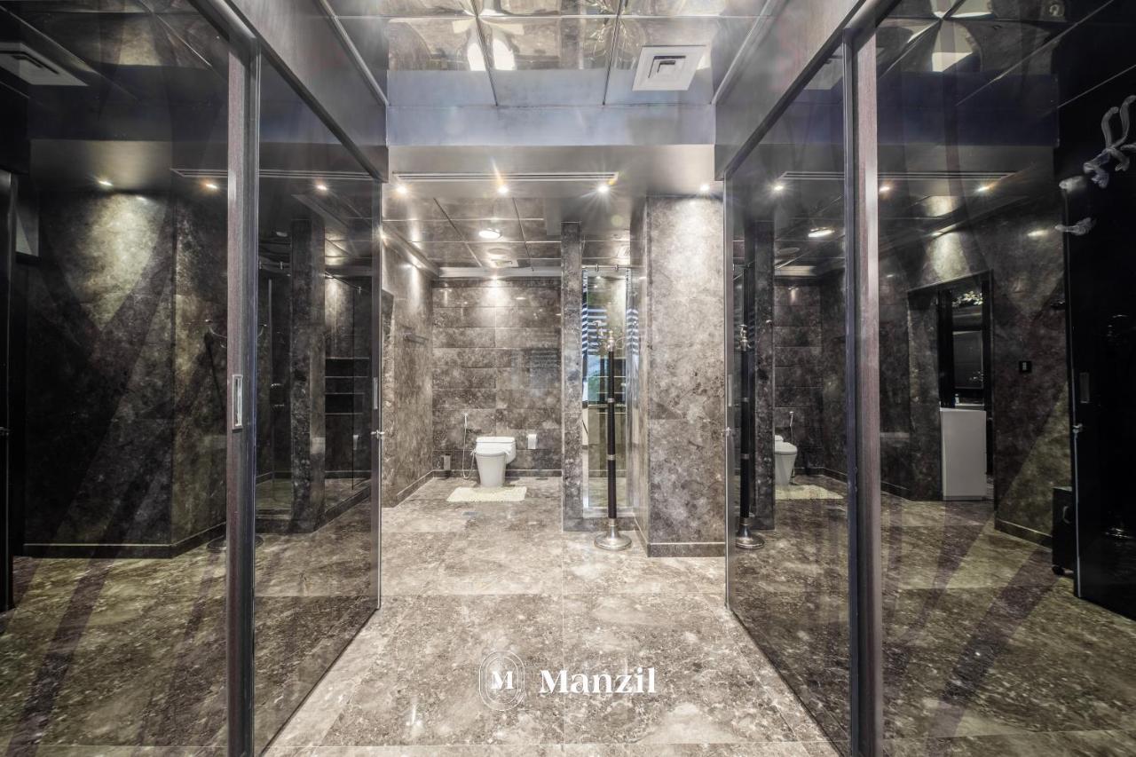 Manzil - Ultra Luxury 6br Signature With Pool, Theatre And Beach Access In Palm Jumeirah Villa *