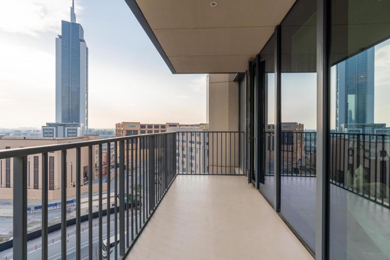 Downtown / Great Location / 2bdr / 2 Balconies / 10 Min Walk From Mall Dubai