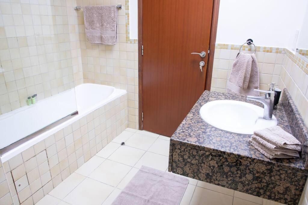 Apartment Massive 3/ 4 Bedroom In Centrum Of Jbr, Dubai!