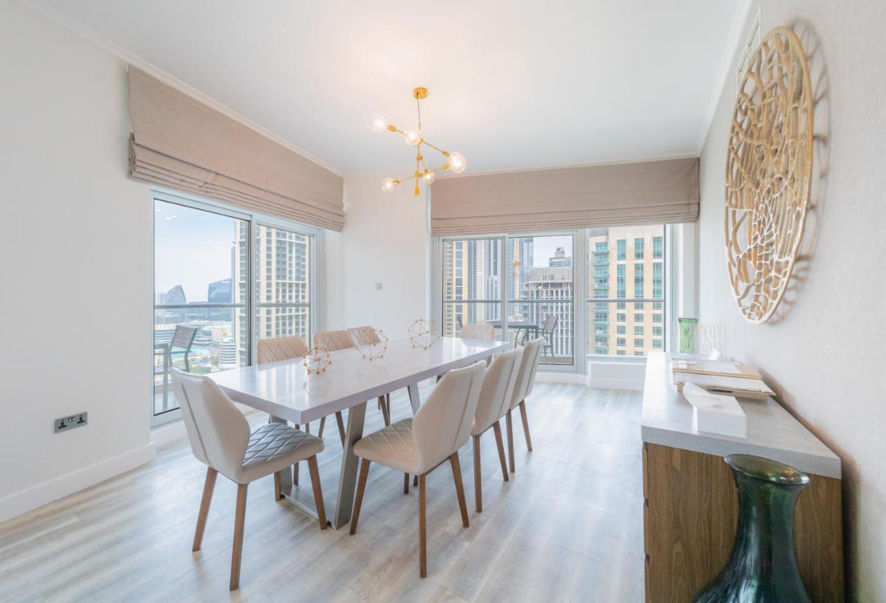 Boutique Living - Burj Views - Renovated Apartemen *