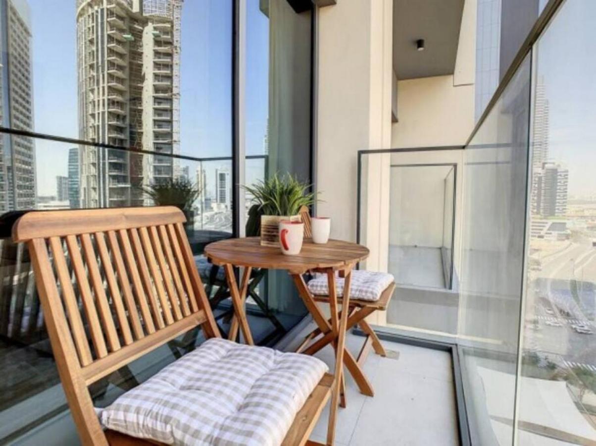 Key View - Burj Royale Apartament