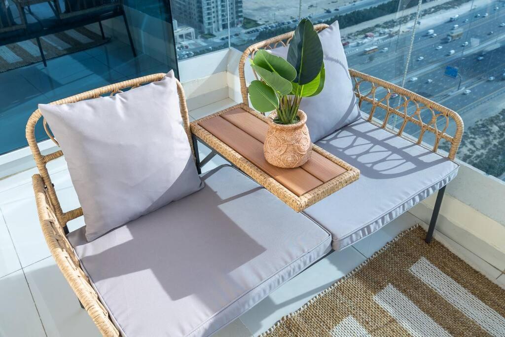 High-floor Studio With Panoramic Marina Views * Dubaï