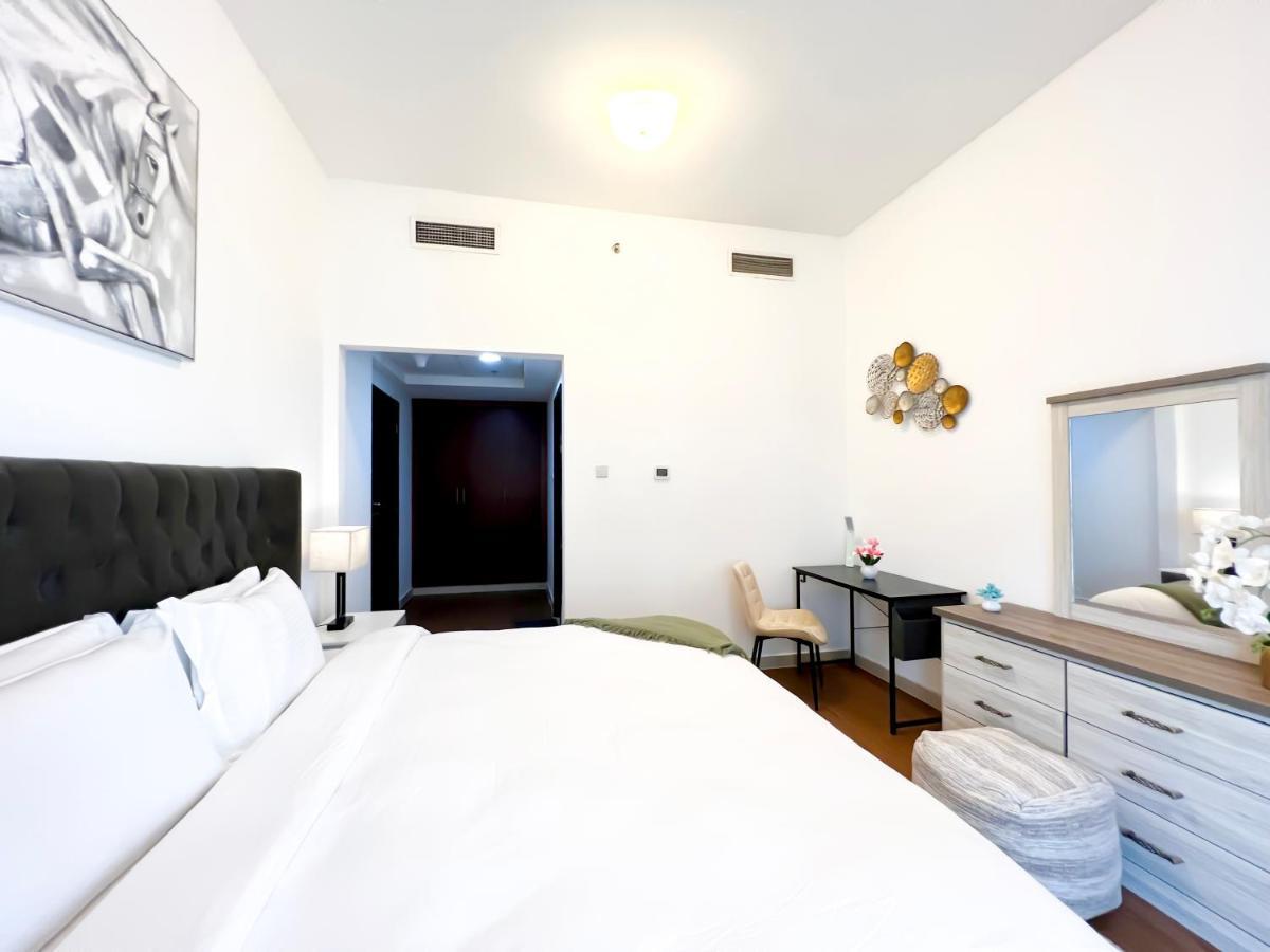 Charming 1br With Stunning Sea&marina Views Appartement