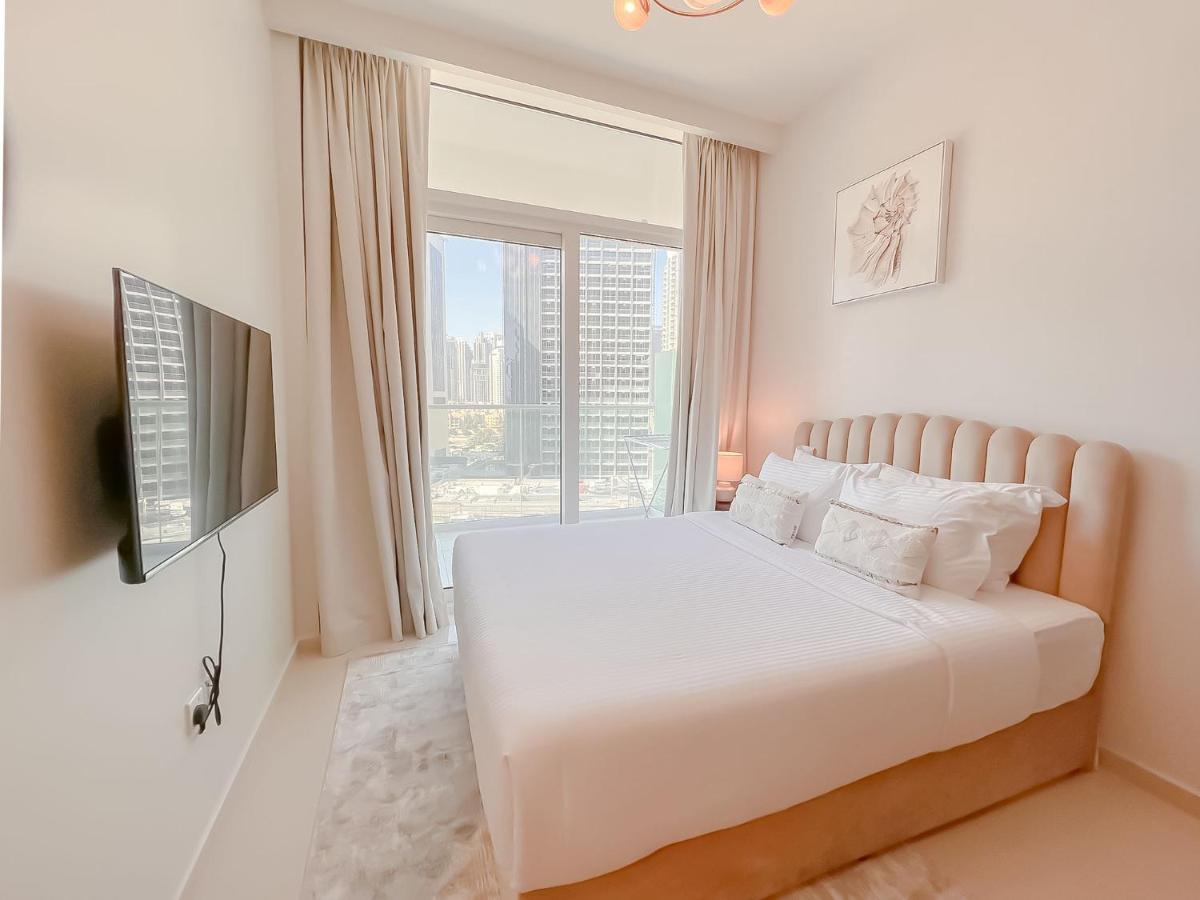 Cosmos Living Business Bay Downtown Apartemen Dubai