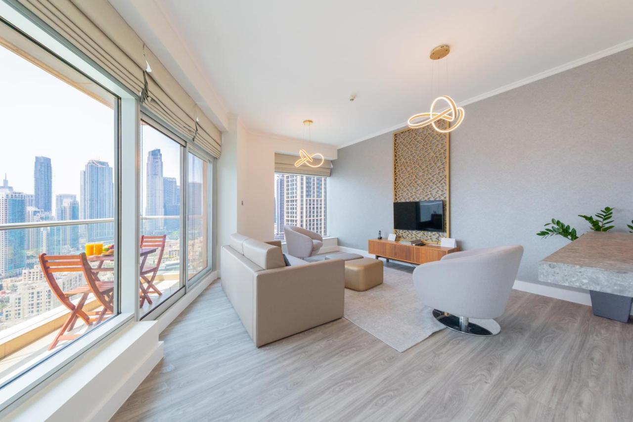 Boutique Living - Burj Views - Renovated Apartemen