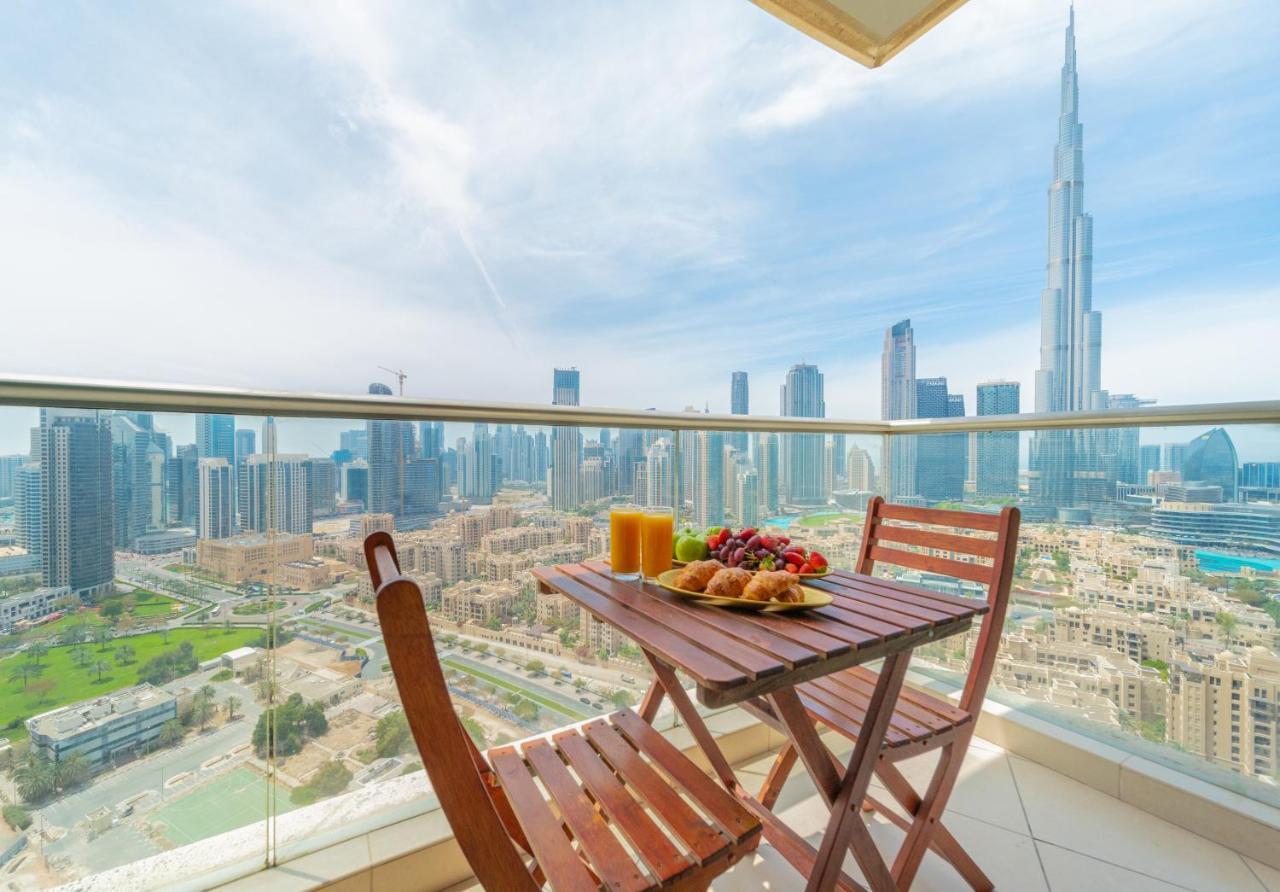 Boutique Living - Burj Views - Renovated Apartemen *