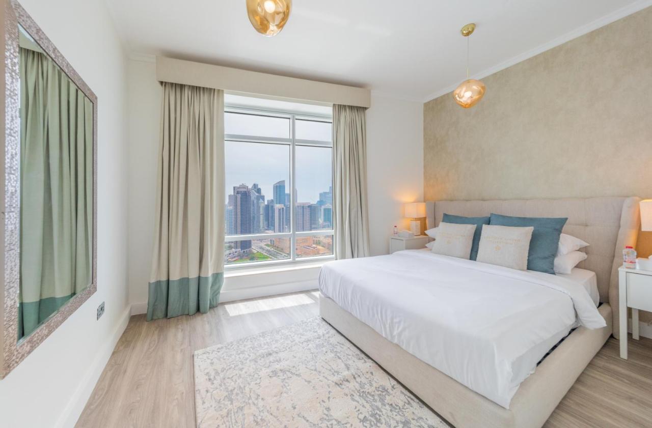 Boutique Living - Burj Views - Renovated Apartament *