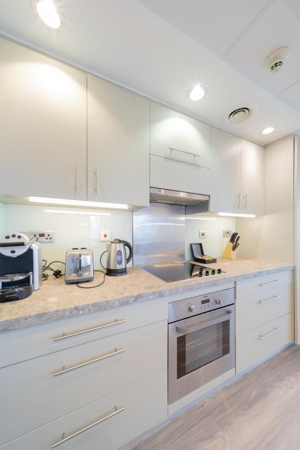 Boutique Living - Burj Views - Renovated Apartemen Dubai