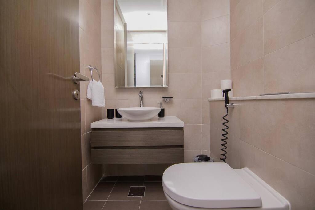 Luxury With A Canal View Apartamento Dubái