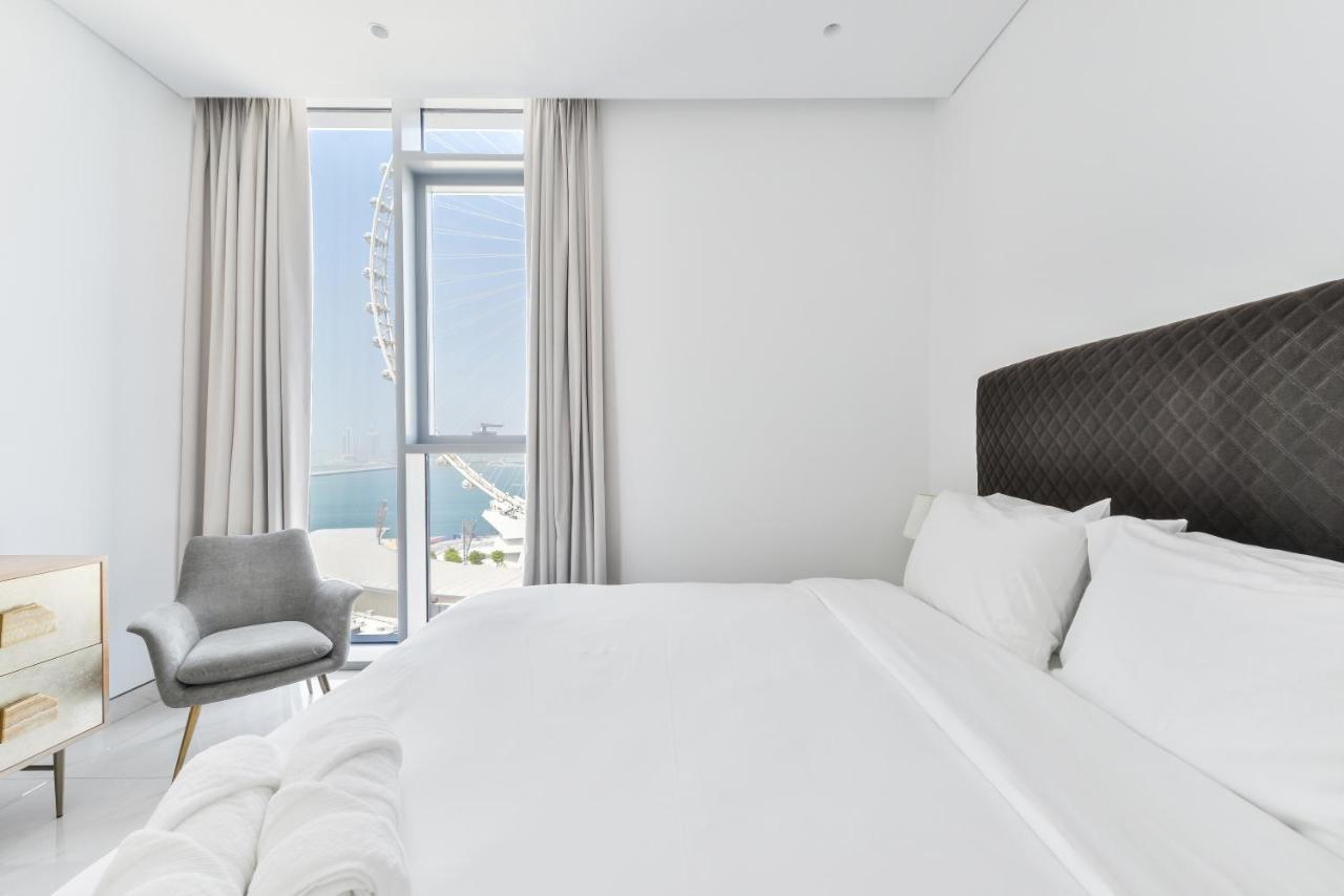 Spectacular 3 Bedroom With Maids Facing The Eye Appartement