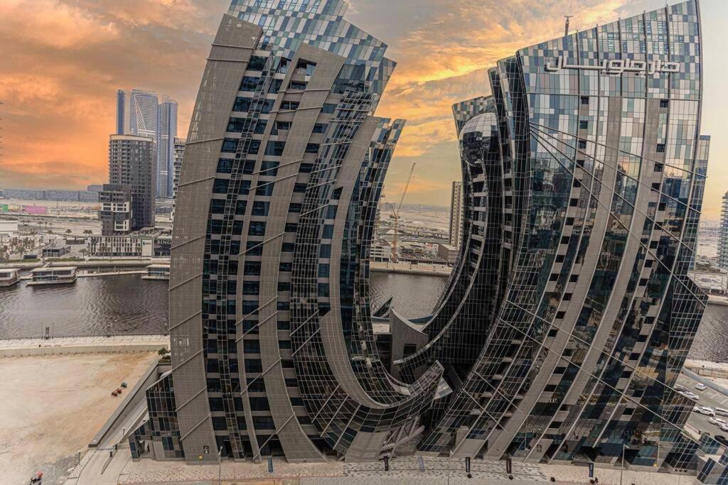 Turquoise - Downtown 1 Bedroom Business Bay - Canal View Apartamento
