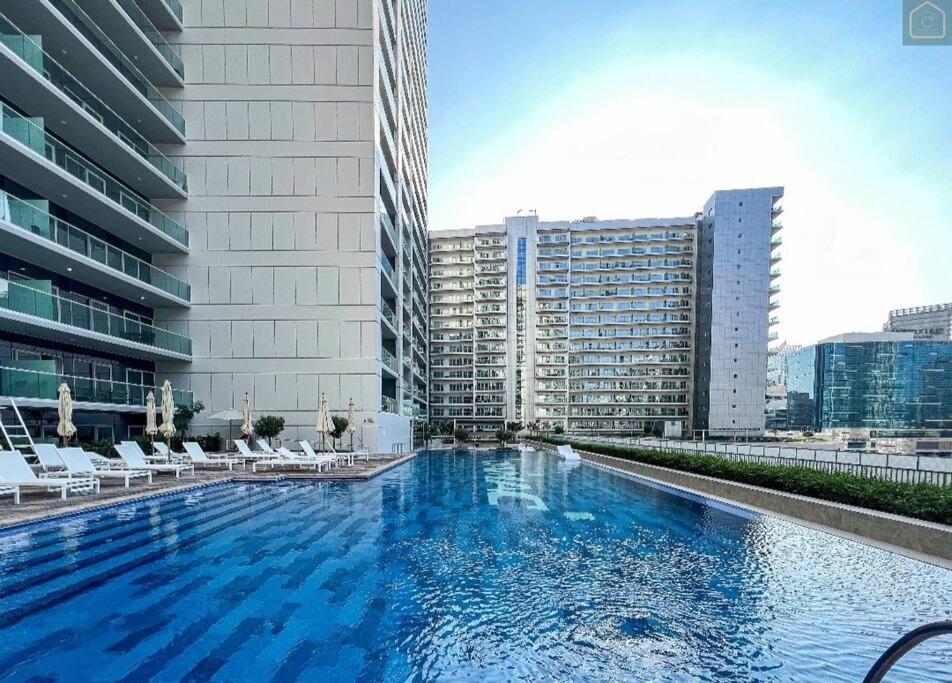 Turquoise - Downtown 1 Bedroom Business Bay - Canal View *