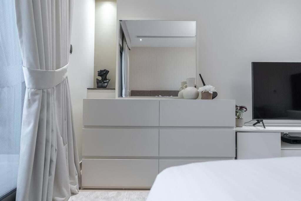Apartamento Romantic Hideaway W Breathtaking Burj Khalifa View Dubái