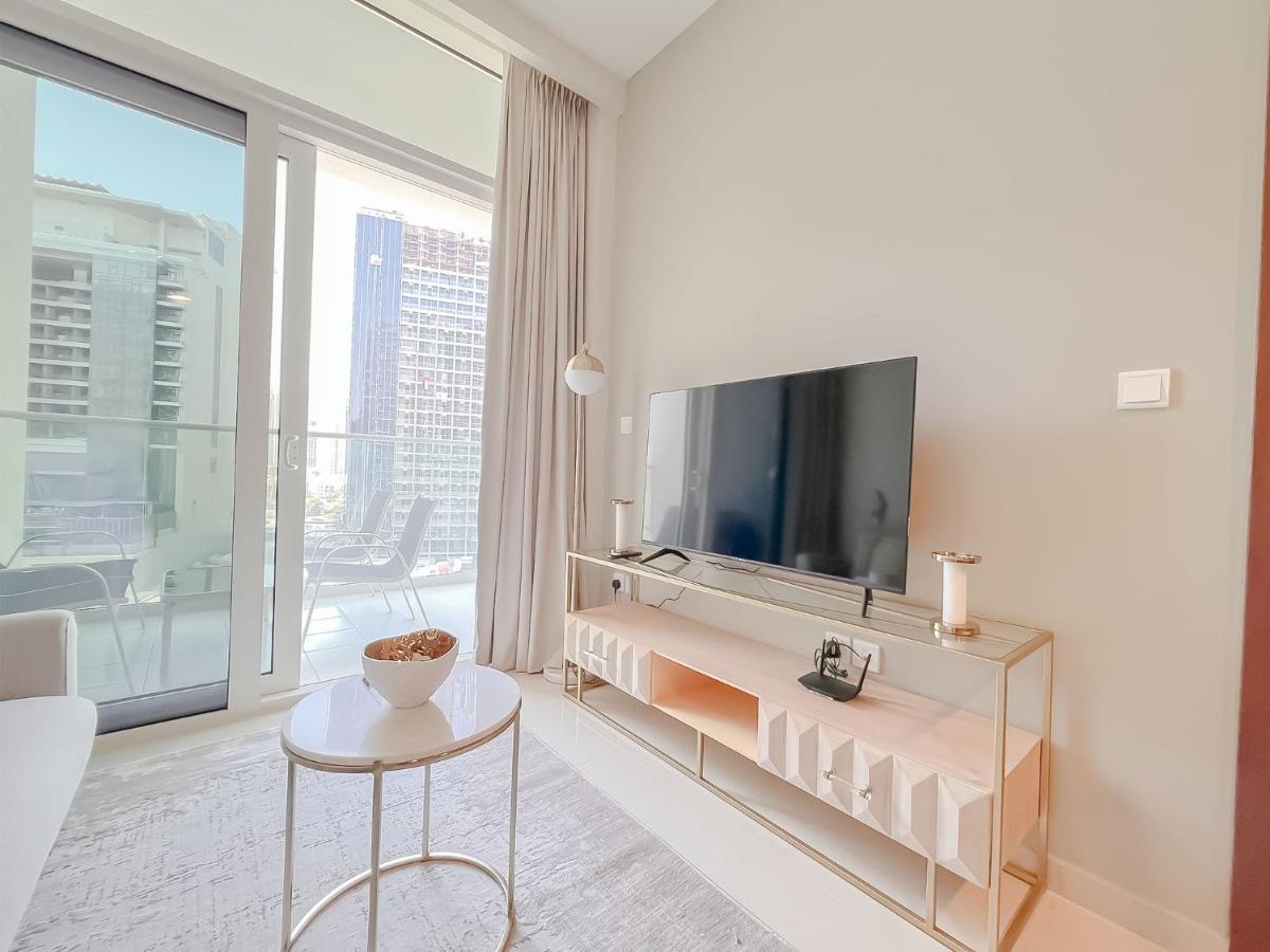 Cosmos Living Business Bay Downtown Apartemen *