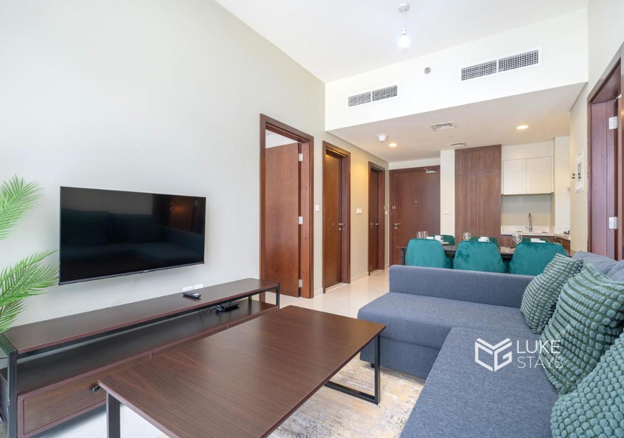 Luke Stays -damac Vera Residences Apartment