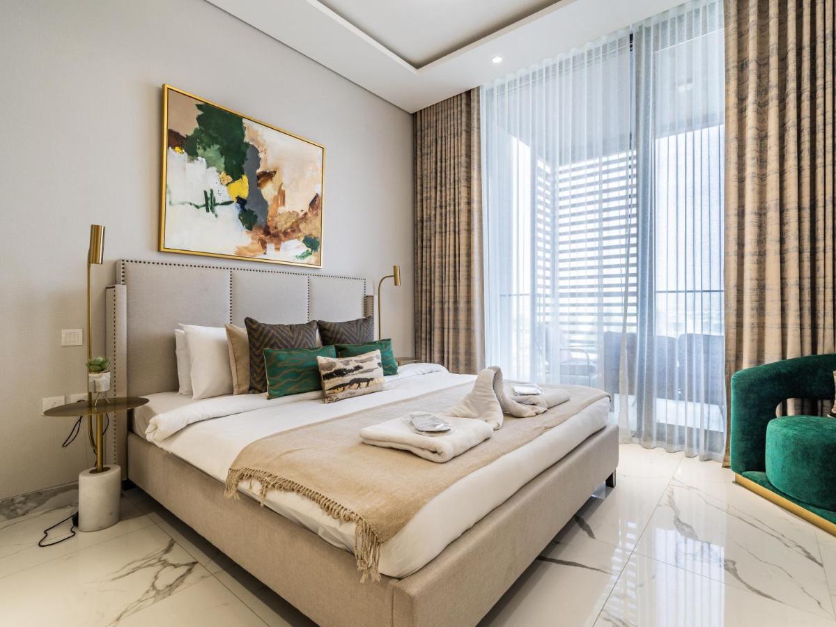 Apartamento Charming With Balcony Near Hills Park Dubai