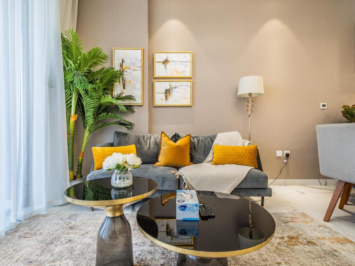 Apartamento Charming With Balcony Near Hills Park Dubai
