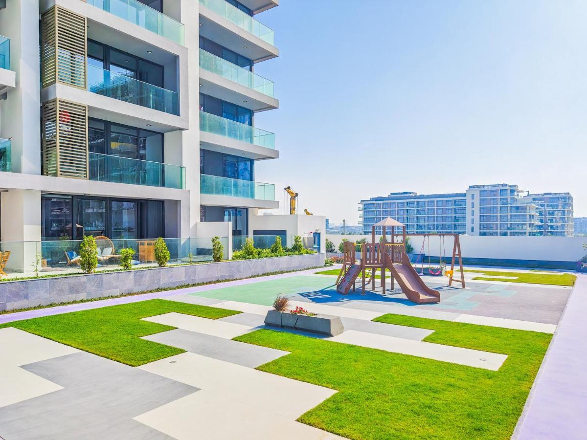 Charming With Balcony Near Hills Park Apartamento