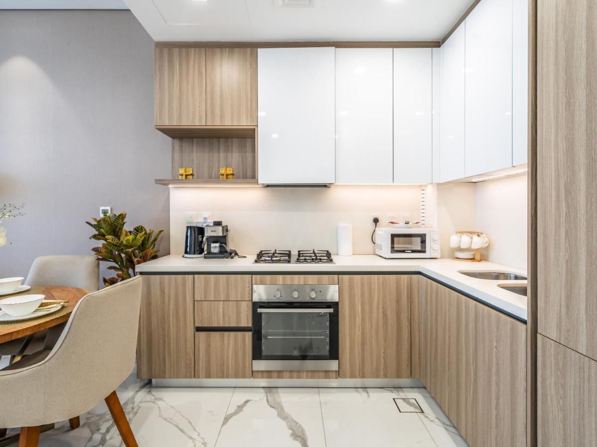 Charming With Balcony Near Hills Park Dubaï