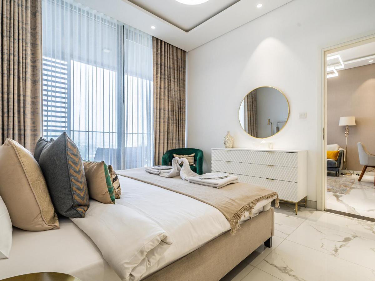 Charming With Balcony Near Hills Park * Dubai