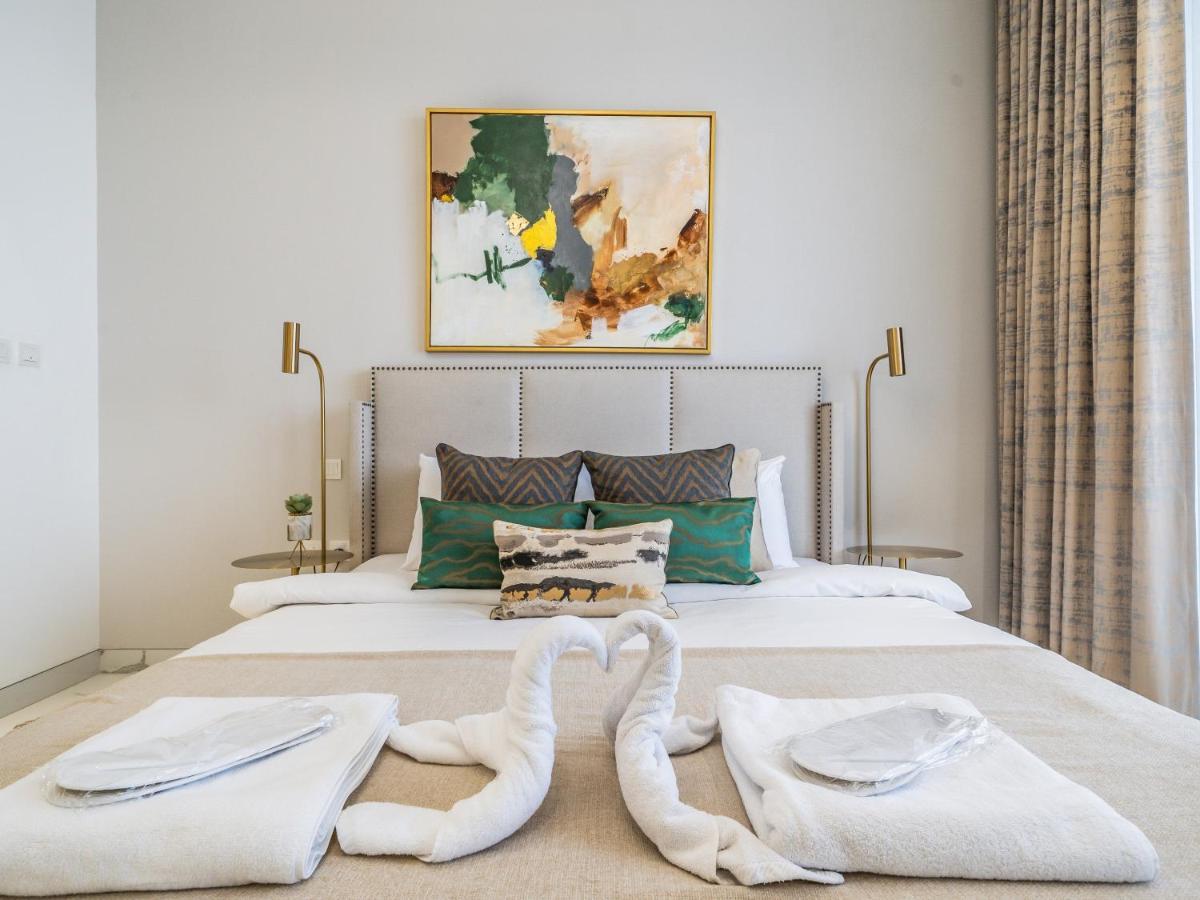 Charming With Balcony Near Hills Park Dubai