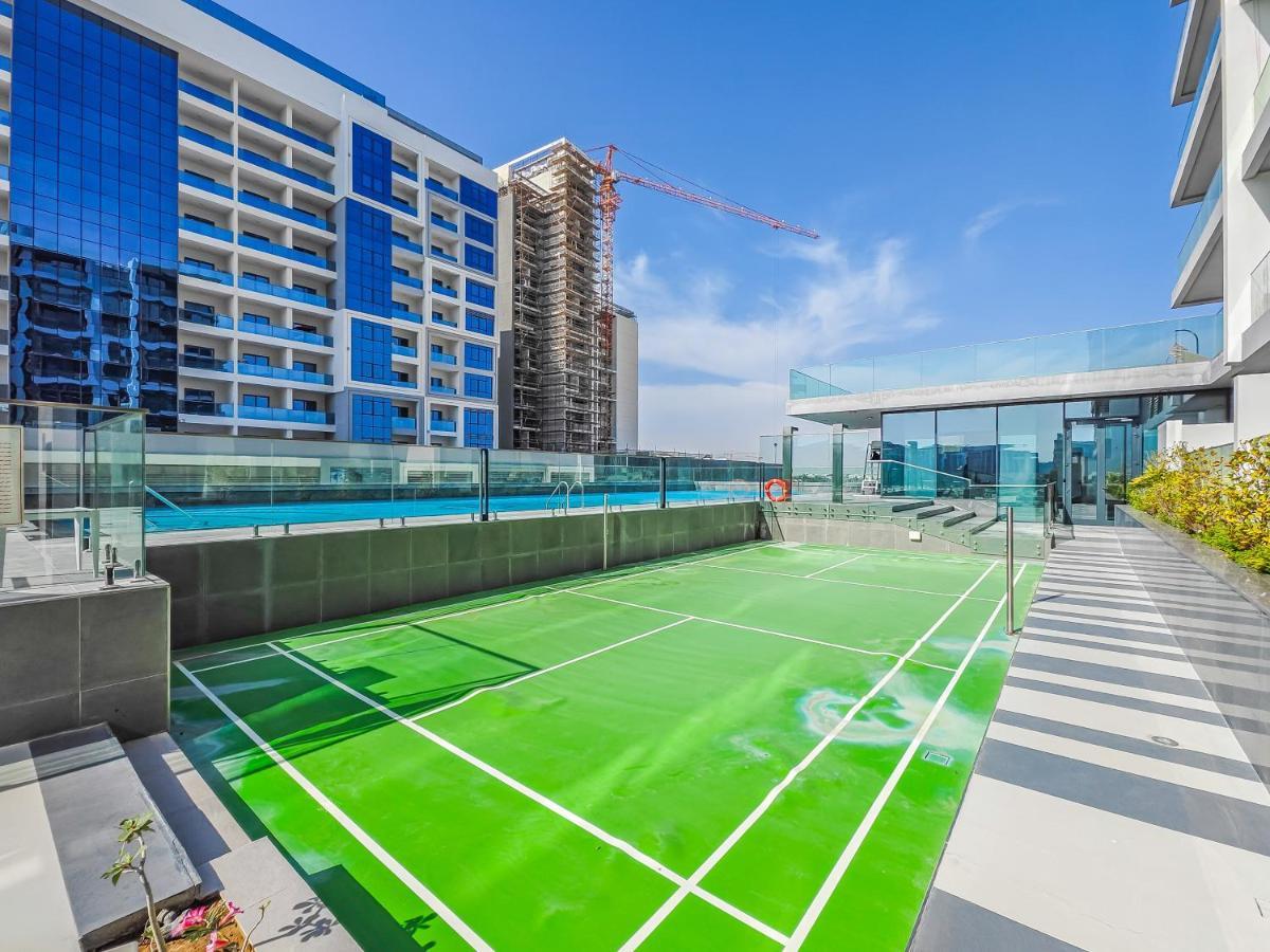 Charming With Balcony Near Hills Park *