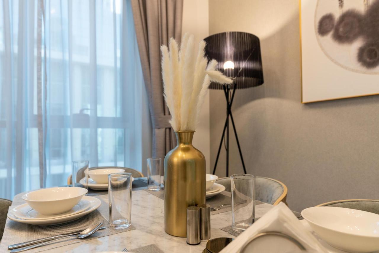 Apartment Ultimate / Burj Khalifa View / Downtown / 3 Beds Luxury / 2 Balconies *
