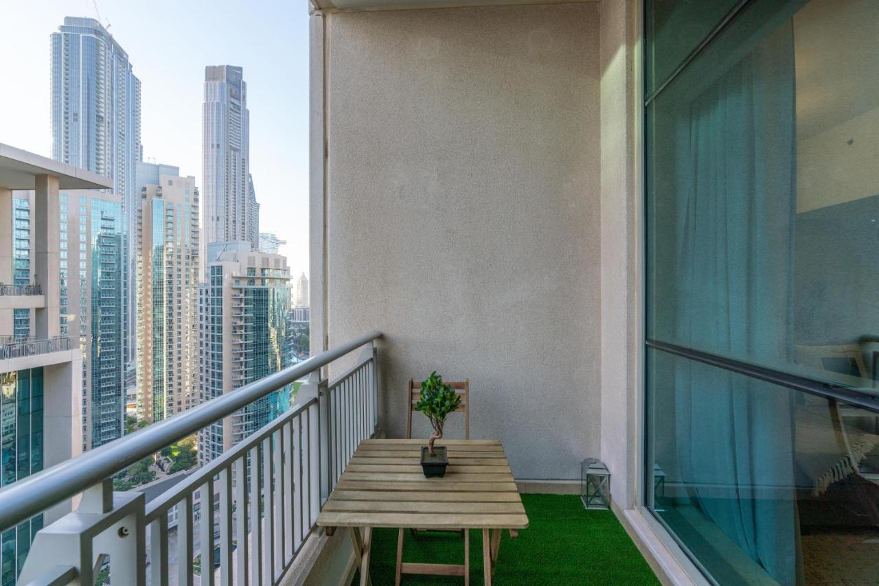 Apartment Ultimate / Burj Khalifa View / Downtown / 3 Beds Luxury / 2 Balconies *
