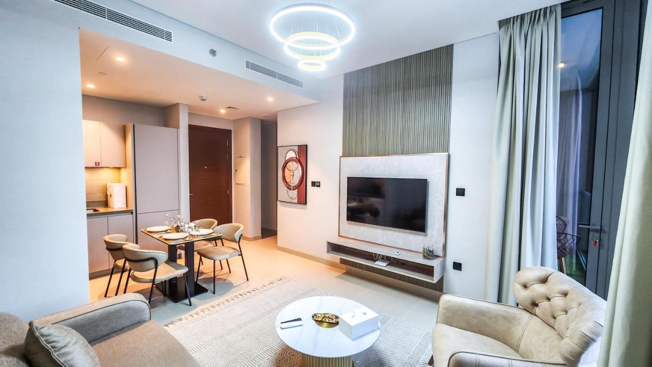 By Latinem Luxury 1br Holiday Cvr A414 Near Burj Khalifa * Dubai
