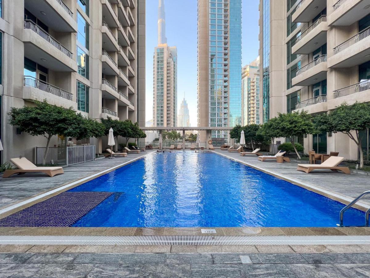 Ultimate / Burj Khalifa View / Downtown / 3 Beds Luxury / 2 Balconies Apartment *