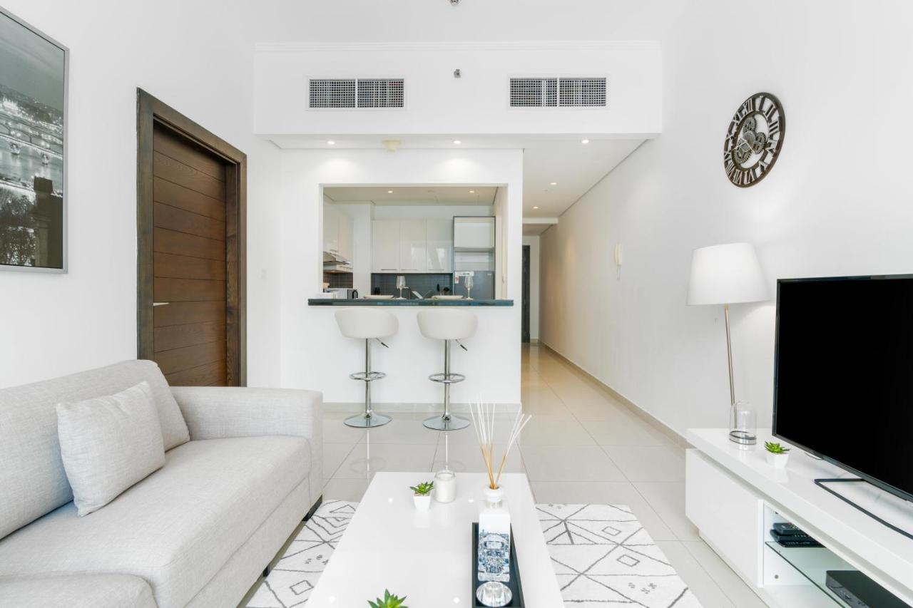 Exquisite 1 Bedroom Marina View *