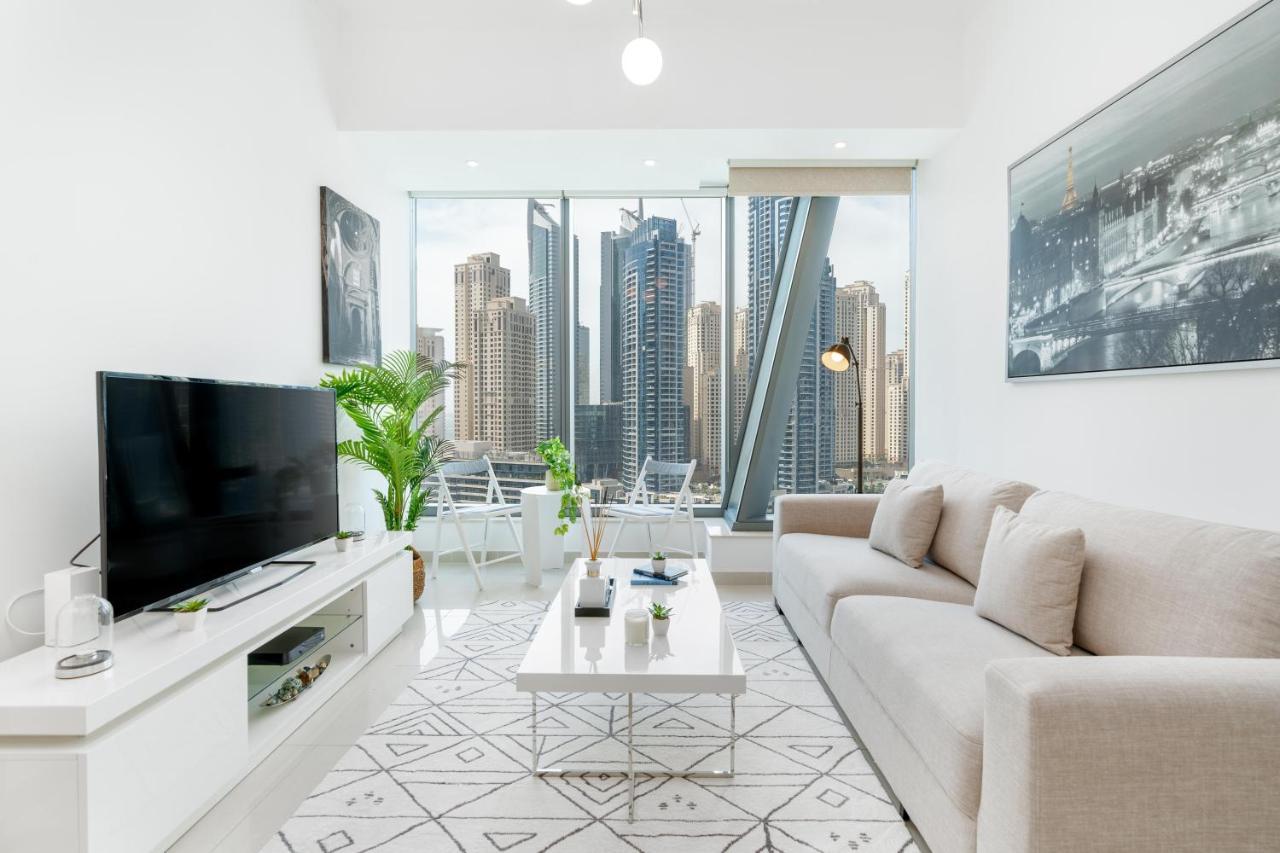Exquisite 1 Bedroom Marina View *