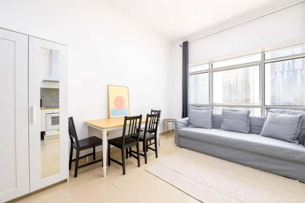 Appartement Window For Dubai